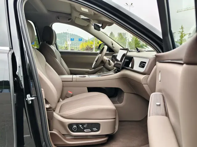 Aito M7 — Фото автомобиля 3