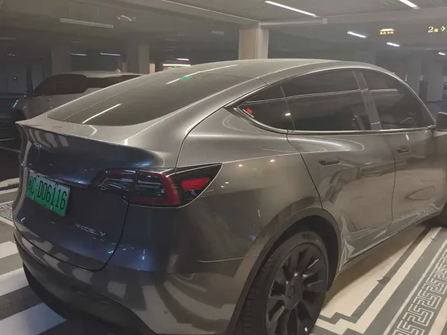 Tesla Model Y — Фото автомобиля 7