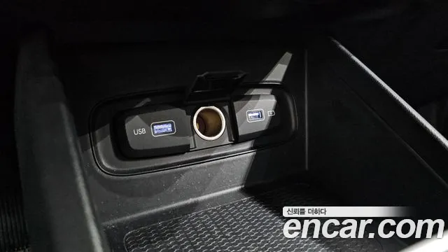 Hyundai Venue — Фото автомобиля 29