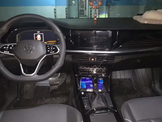 Volkswagen Passat — Фото автомобиля 12