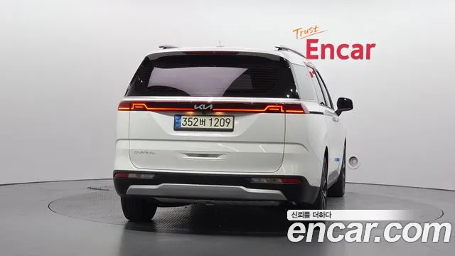Kia Carnival 4th Gen — Фото автомобиля 4