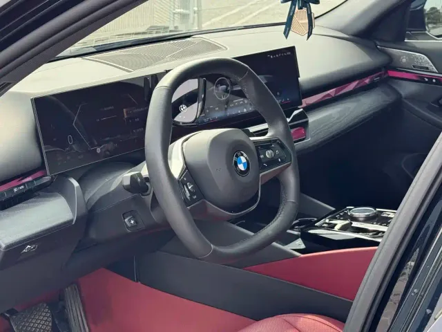 BMW 5 Series — Фото автомобиля 16