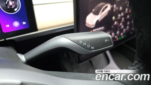 Tesla Model 3 — Фото автомобиля 9