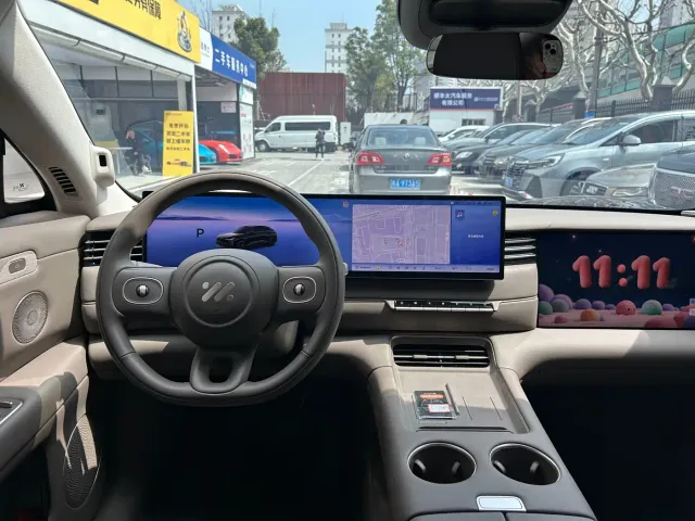 IM Motors LS6 — Фото автомобиля 18