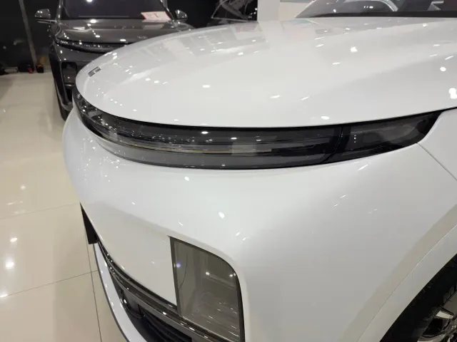 Li Auto L7 — Фото автомобиля 15