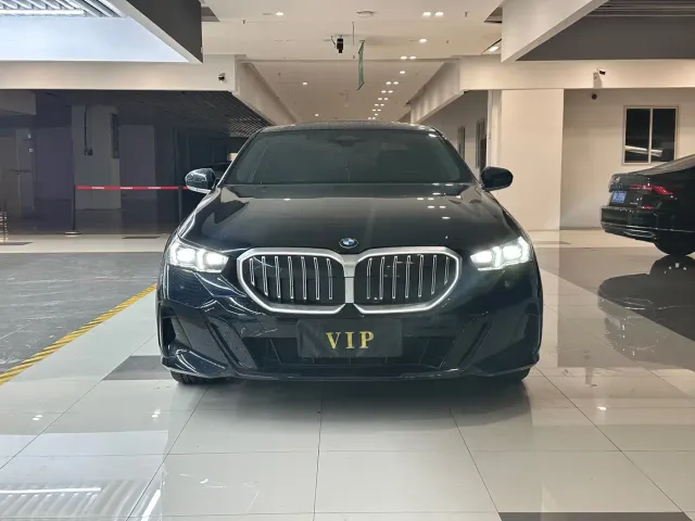 BMW 5 Series — Фото автомобиля 2