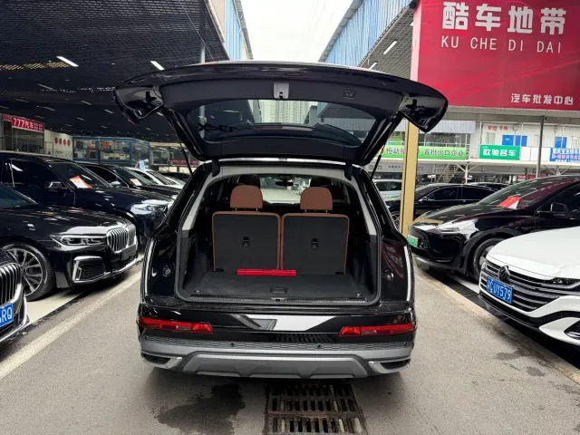 Audi Q7 — Фото автомобиля 19