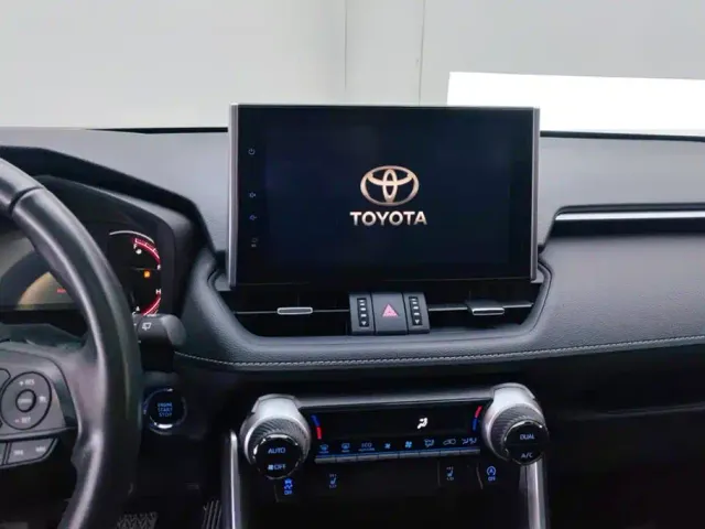 Toyota RAV4 — Фото автомобиля 13