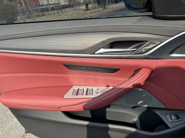 BMW 5 Series — Фото автомобиля 13