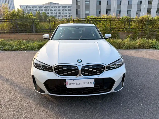 BMW 3 Series — Фото автомобиля 2