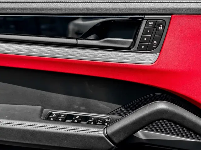 Porsche Cayenne — Фото автомобиля 20