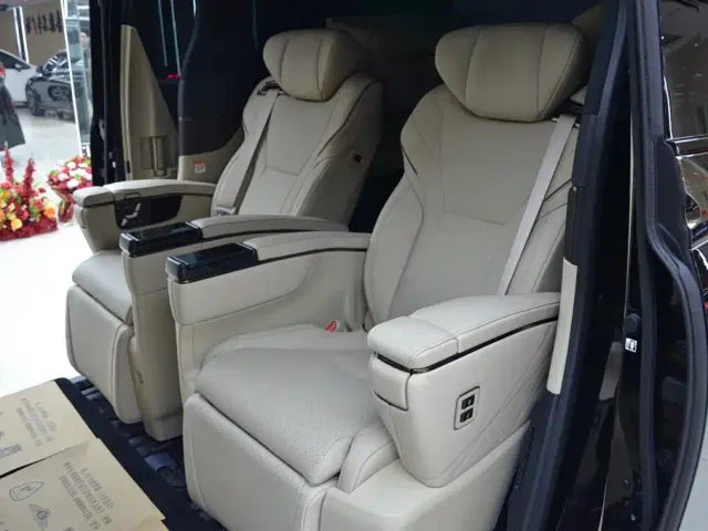 Toyota Vellfire — Фото автомобиля 6