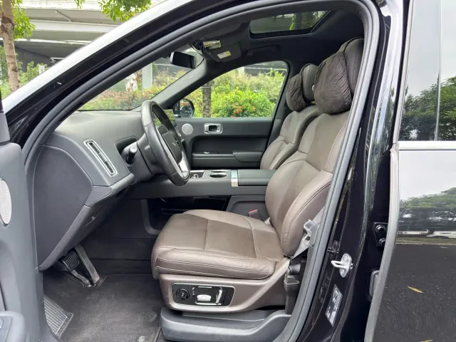 Li Auto L8 — Фото автомобиля 15