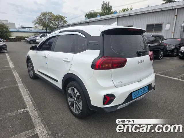 Kia Niro — Фото автомобиля 5
