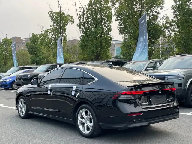 Honda Accord — Фото автомобиля 14