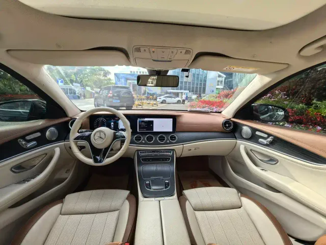 Mercedes-Benz E-Class — Фото автомобиля 8