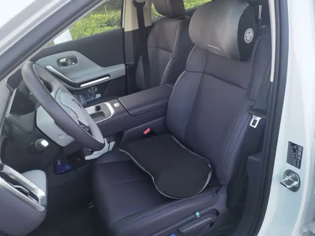 Leapmotor Leapmotor B01 2025 Model 550 Smart Edition — Фото автомобиля 11