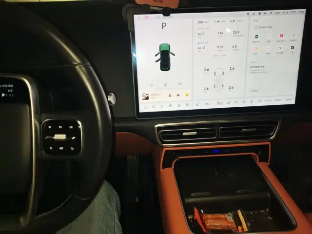 Li Auto L8 — Фото автомобиля 14