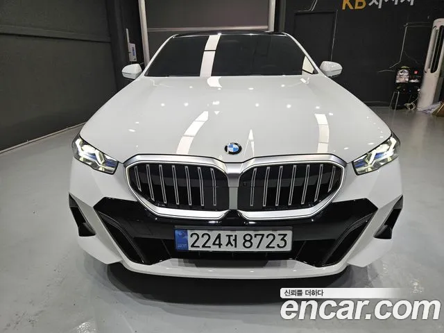 BMW 5-Series 5 серия (G60) 530i xDrive M Sport — Фото автомобиля 3