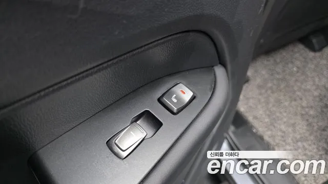KG_Mobility_Ssangyong Rexton Новый Rexton Sport Khan Дизель 2.2 4WD — Фото автомобиля 19