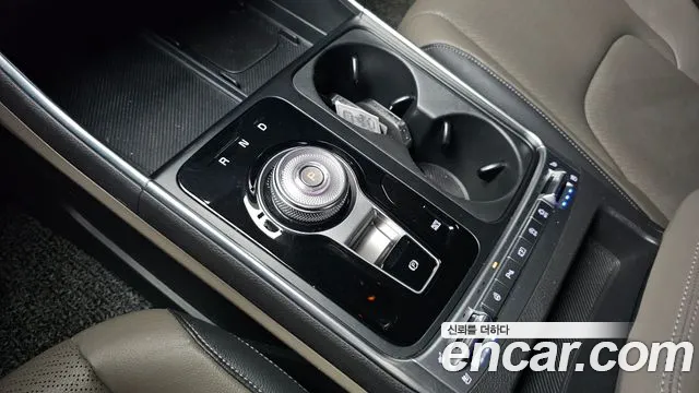 Kia Carnival Generation 4 — Фото автомобиля 9