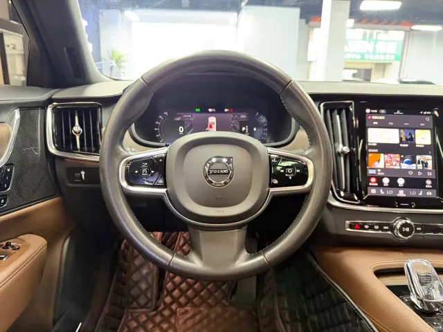 Volvo S90 — Фото автомобиля 8