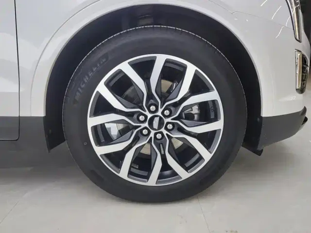 Cadillac XT5 — Фото автомобиля 6