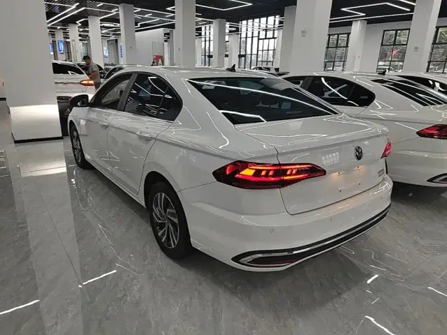 Volkswagen Bora — Фото автомобиля 4