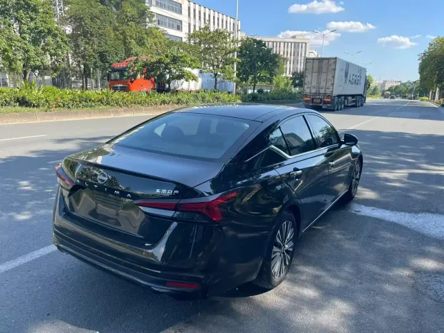 Nissan Teana — Фото автомобиля 8
