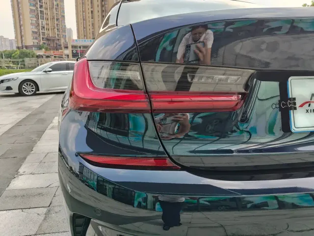 BMW 3 Series — Фото автомобиля 9