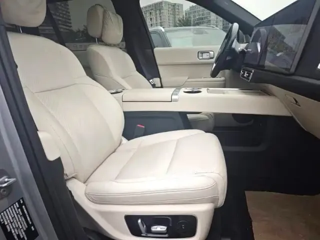 Li Auto L8 — Фото автомобиля 4