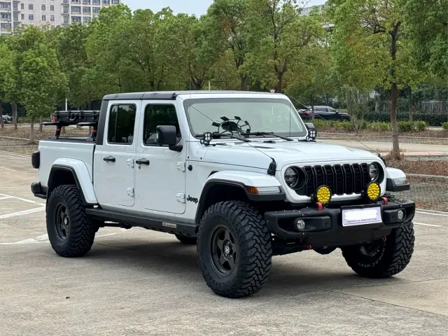 Jeep Gladiator — Фото автомобиля 3