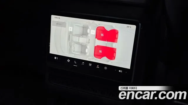 Tesla Model 3 — Фото автомобиля 16