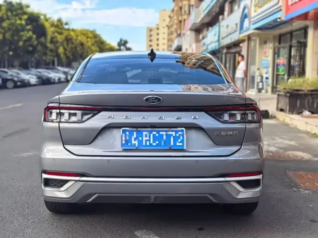 Ford Mondeo — Фото автомобиля 9