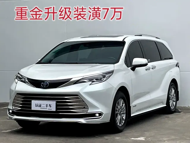 Toyota Sienna — Фото автомобиля 2