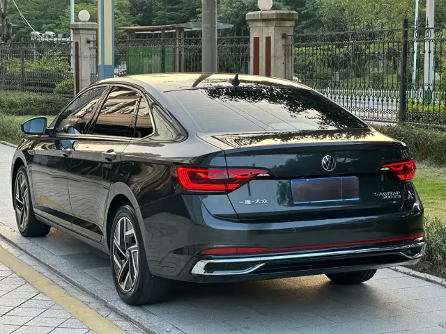 Volkswagen Sagitar — Фото автомобиля 10