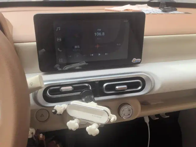 Wuling Hongguang Mini EV — Фото автомобиля 13