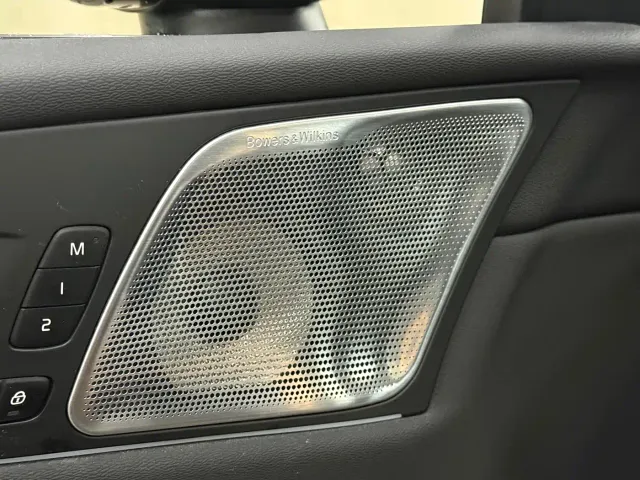 Volvo XC60 — Фото автомобиля 8