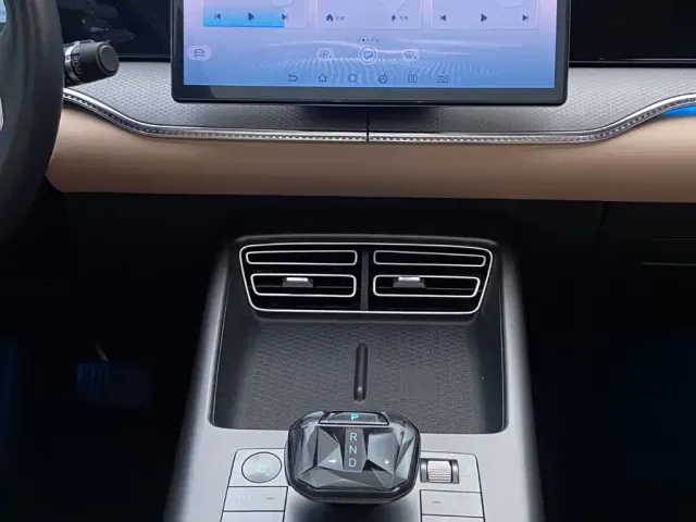 BYD Song Pro — Фото автомобиля 11
