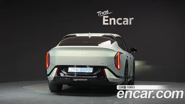 Kia EV4 — Фото автомобиля 4