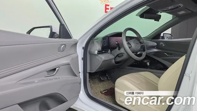 Hyundai AVANTE Avante (CN7) — Фото автомобиля 26