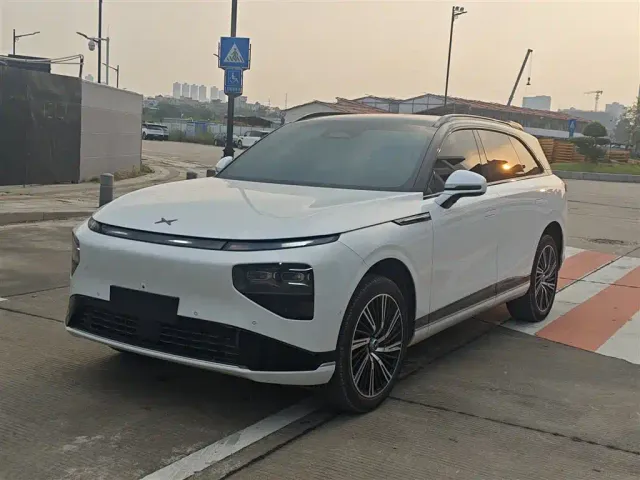 Фотография автомобиля — Xpeng G9