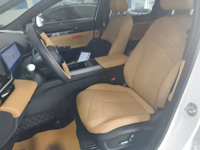 Geely Galaxy L6 — Фото автомобиля 14