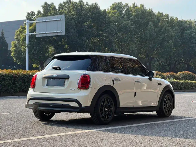 MINI Hatch — Фото автомобиля 16