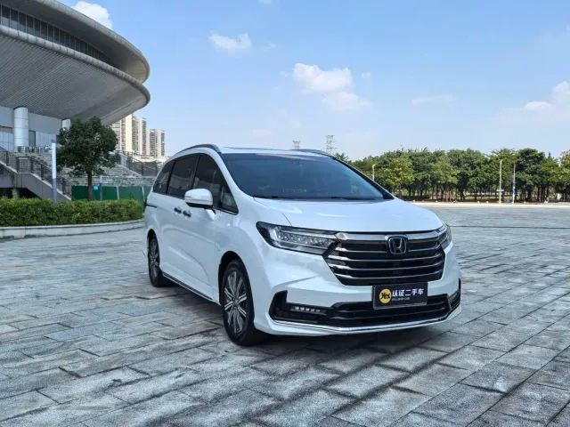 Honda Odyssey — Фото автомобиля 3