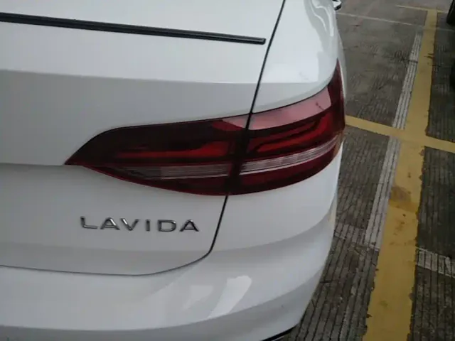 Volkswagen Lavida — Фото автомобиля 7