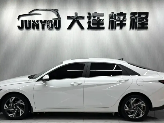 Hyundai Elantra — Фото автомобиля 7