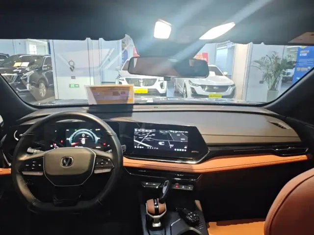Changan X5 Plus — Фото автомобиля 9