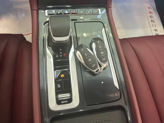 Hongqi H5 — Фото автомобиля 14