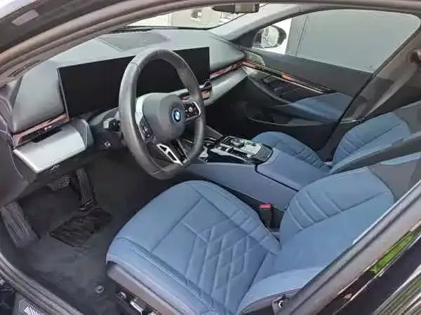 BMW i5 — Фото автомобиля 7